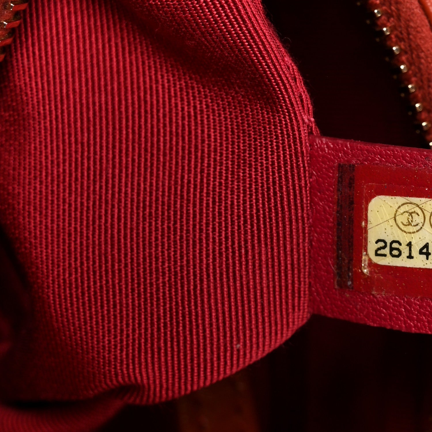 Aged Calfskin Quilted Small Gabrielle Hobo Red