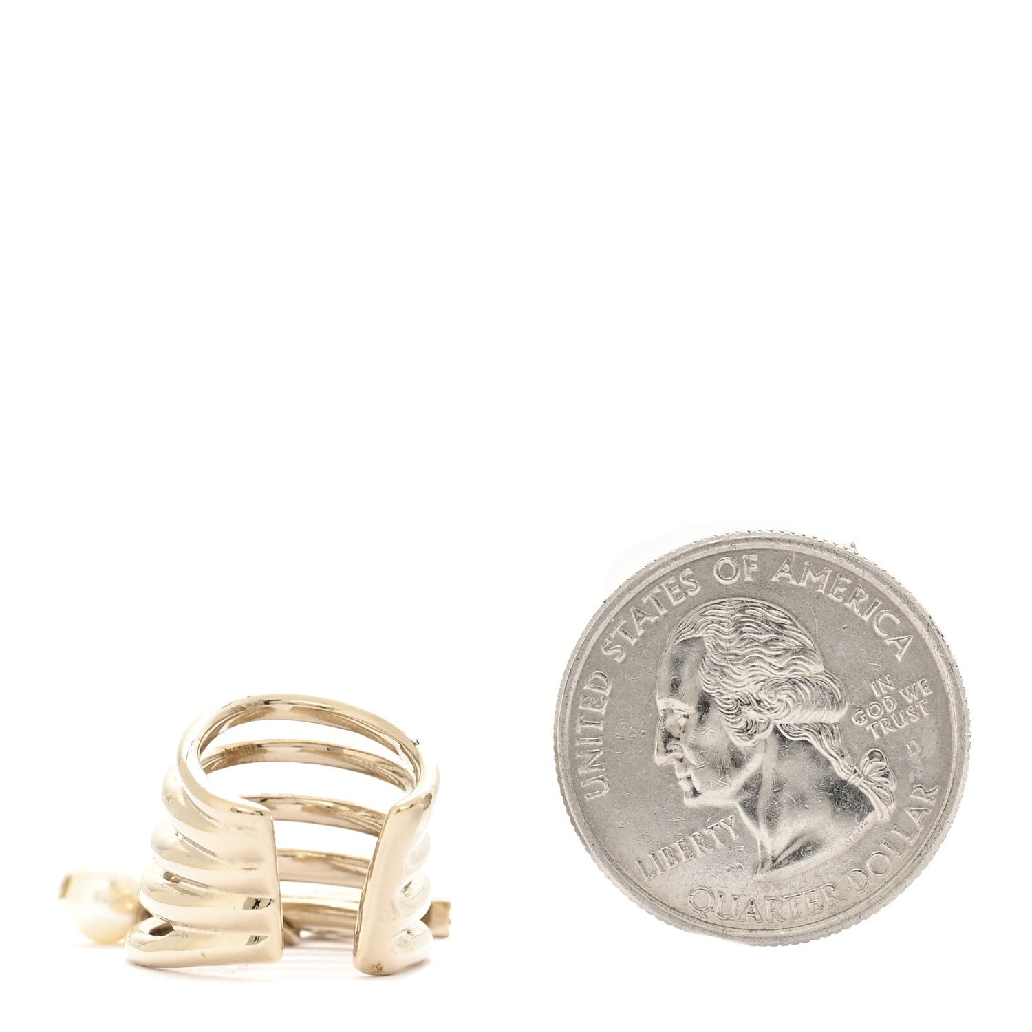 Metal Pearl CC Single Jewel Ear Cuff Gold