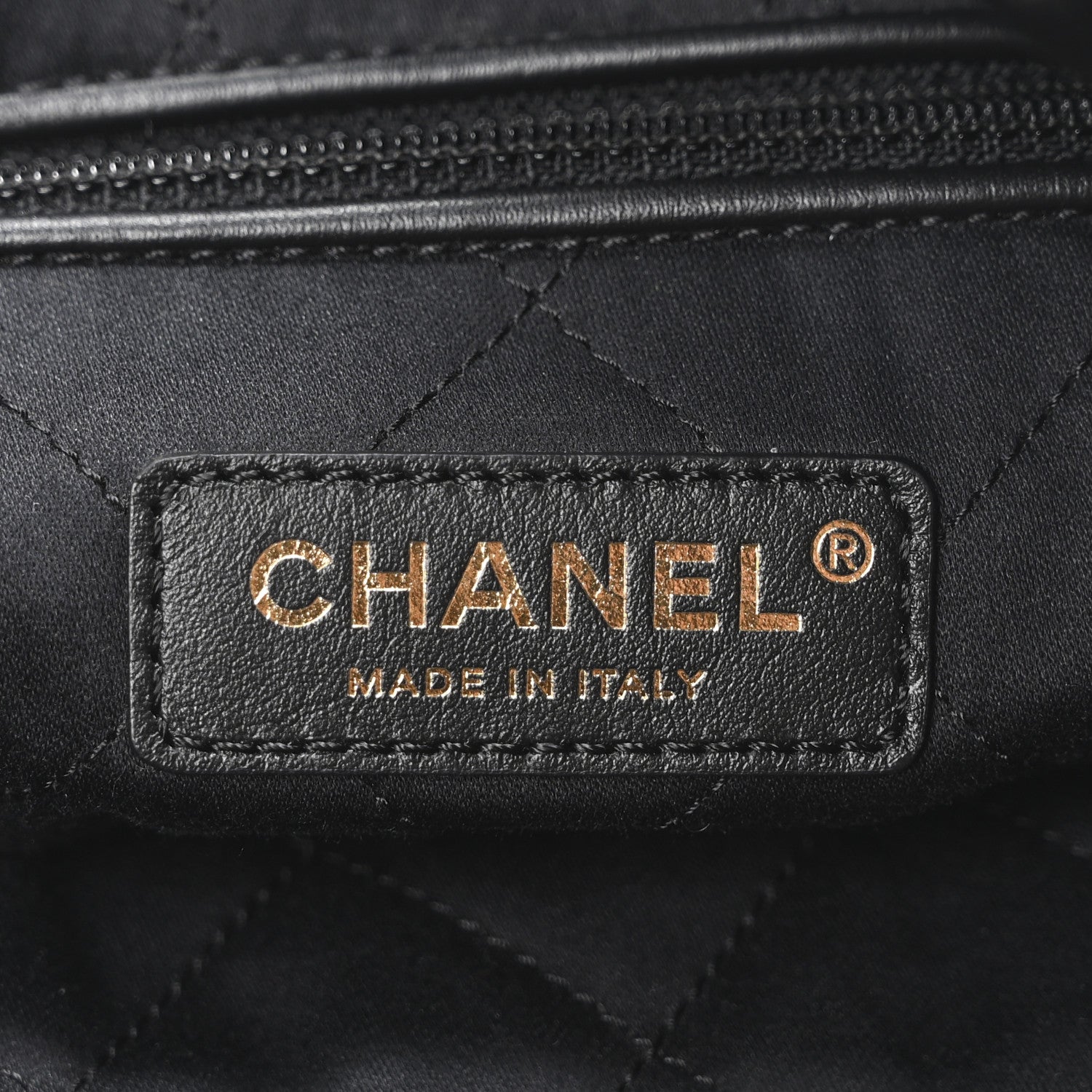 Shiny Calfskin Quilted Chanel 22 Black