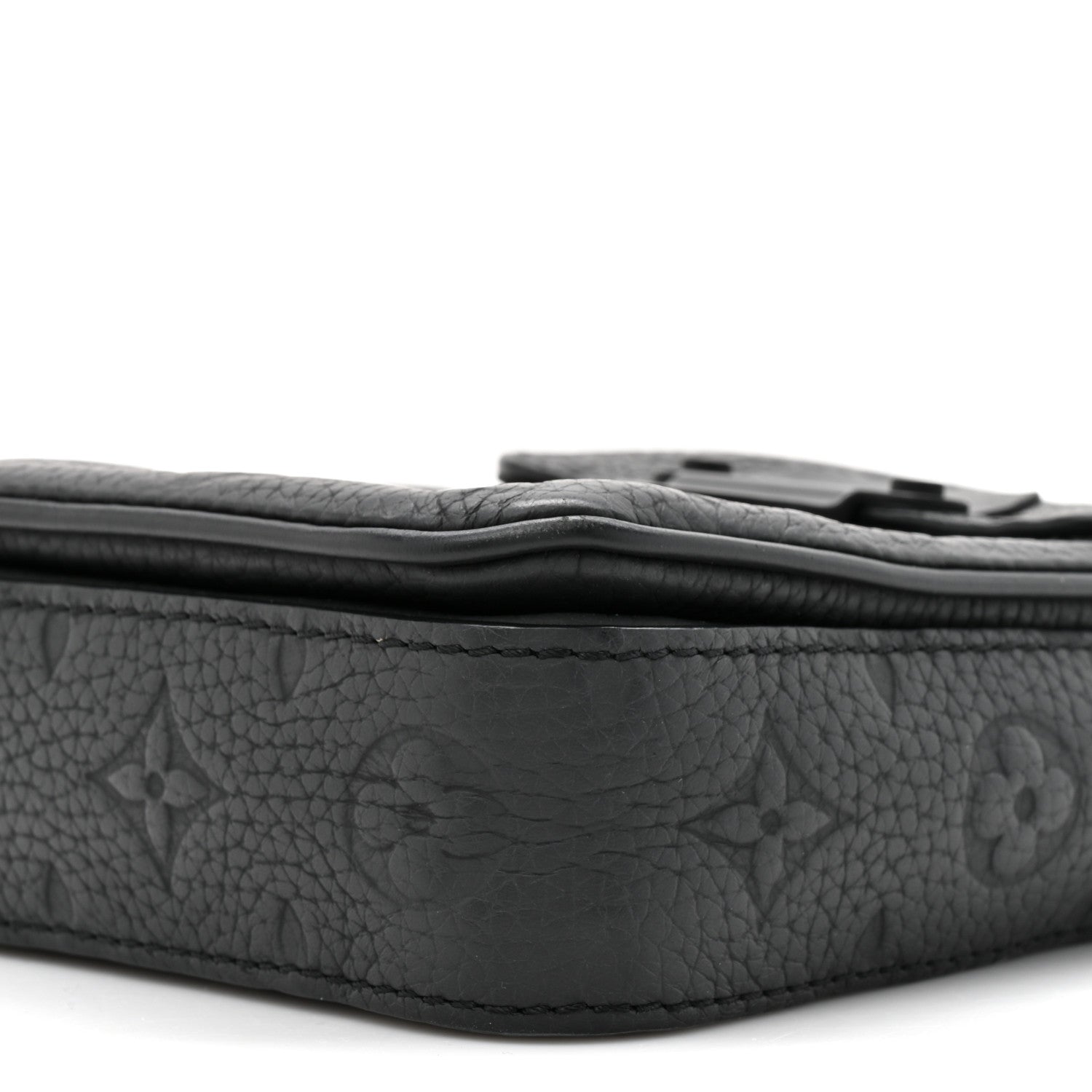 Taurillon Monogram S Lock Wearable Wallet Black