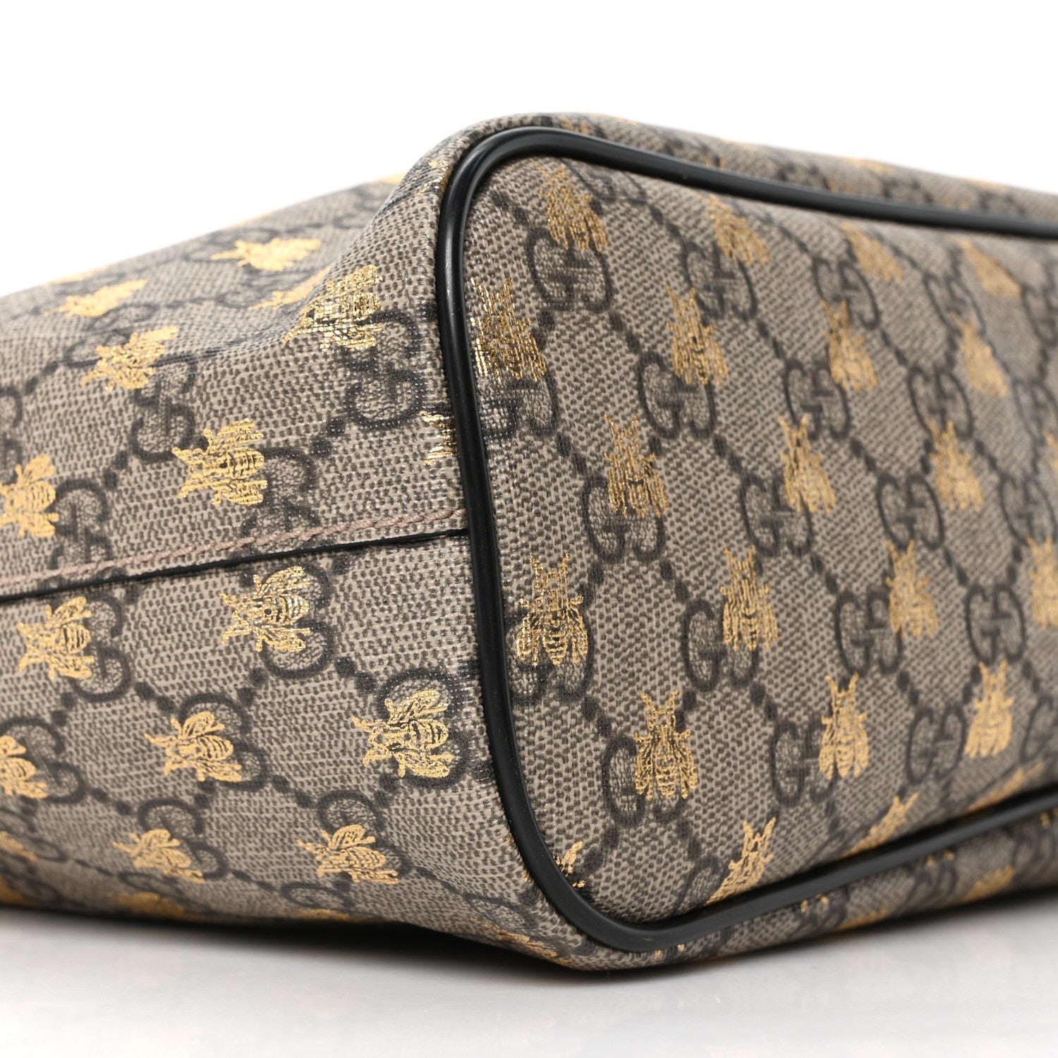 Soft GG Supreme Monogram Bees Small Crossbody Tote Beige Oro Black