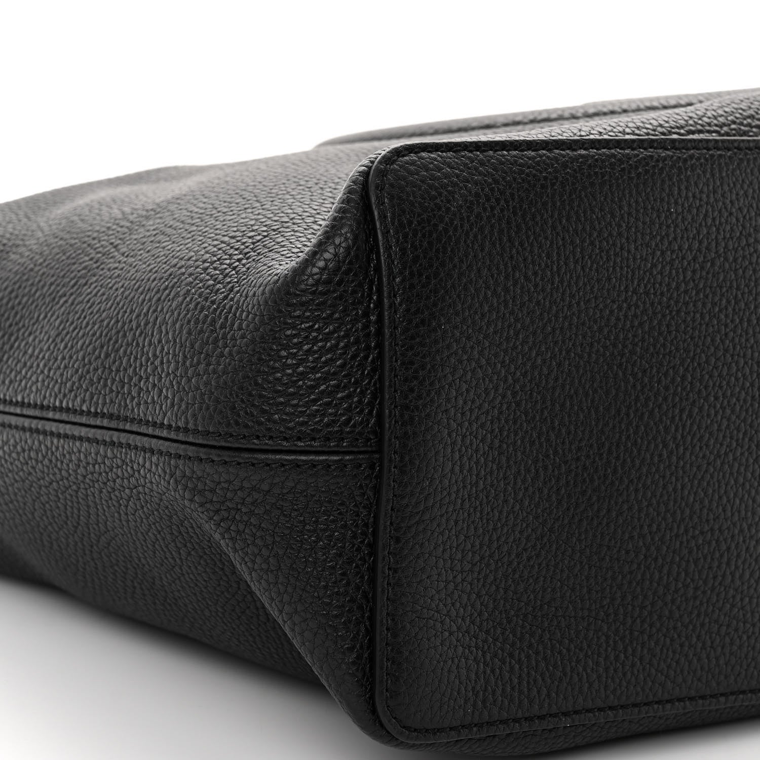 Pebbled Calfskin Large Soho Hobo Black