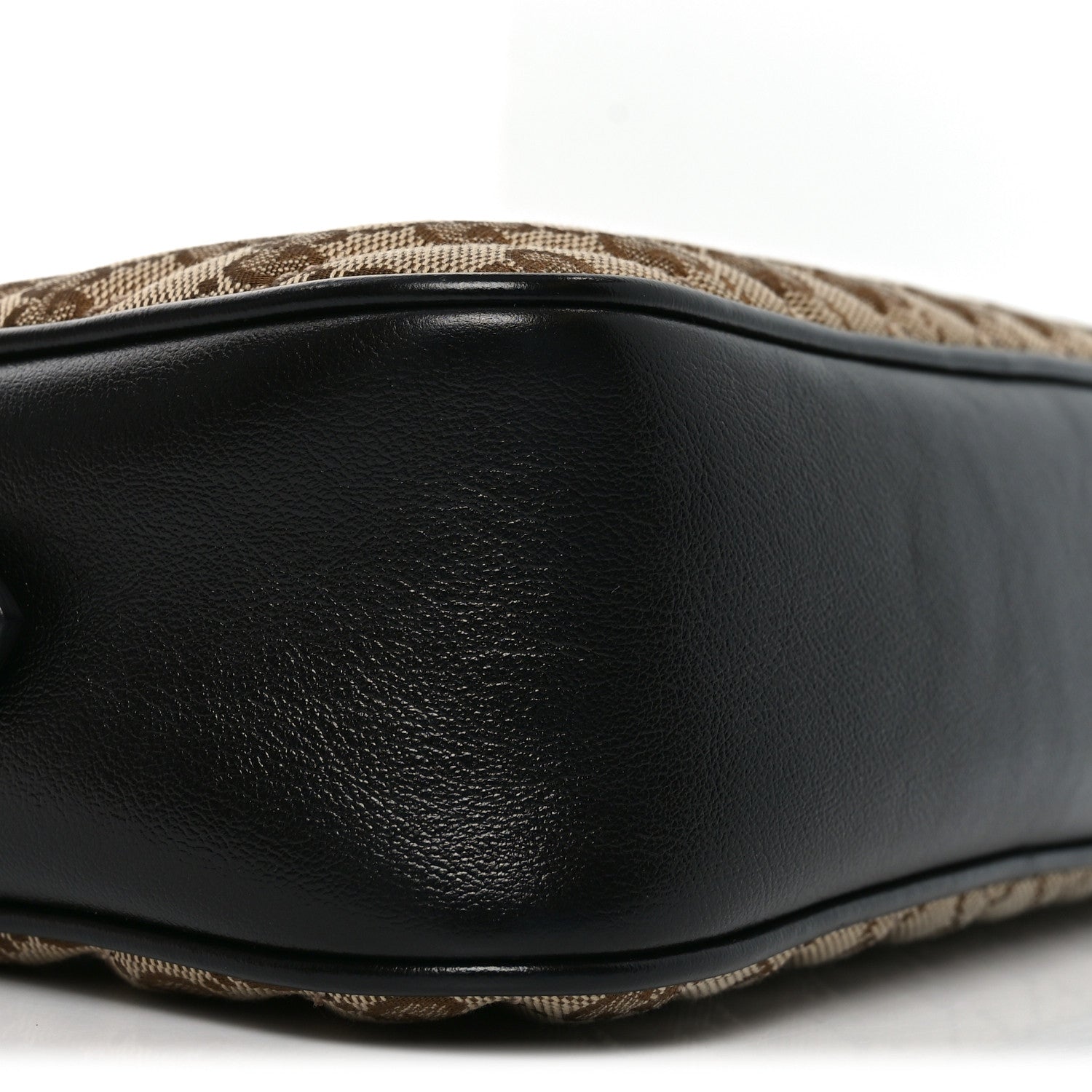 Monogram Matelasse Diagonal Small GG Marmont Chain Shoulder Bag Beige Black