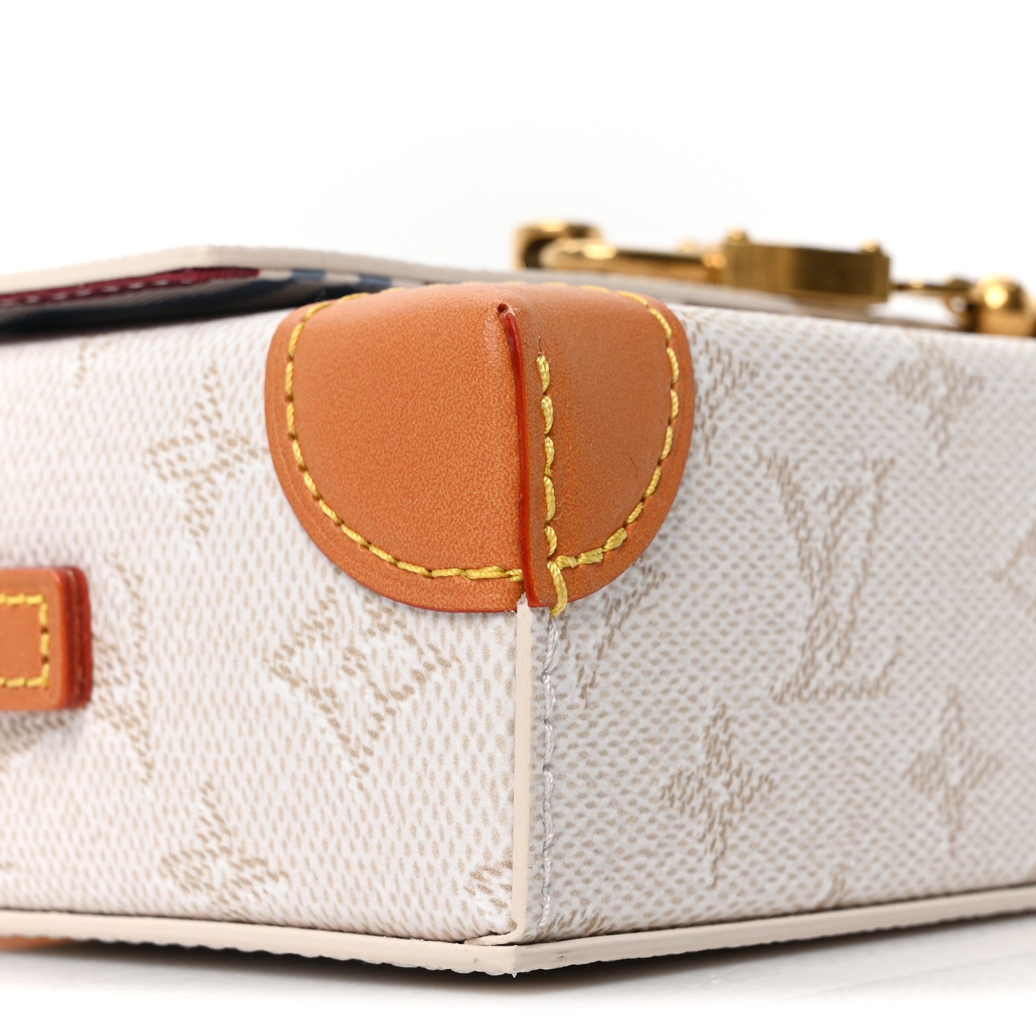 Heritage Monogram Steamer Wearable Wallet Off White
