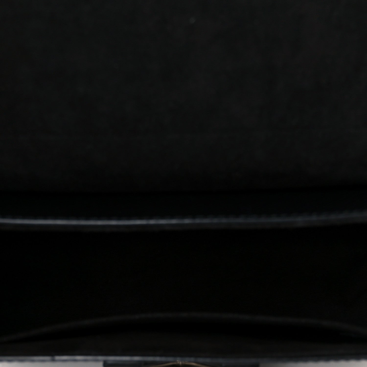 Epi Whipstitch Heart Twist Shoulder Bag MM Black