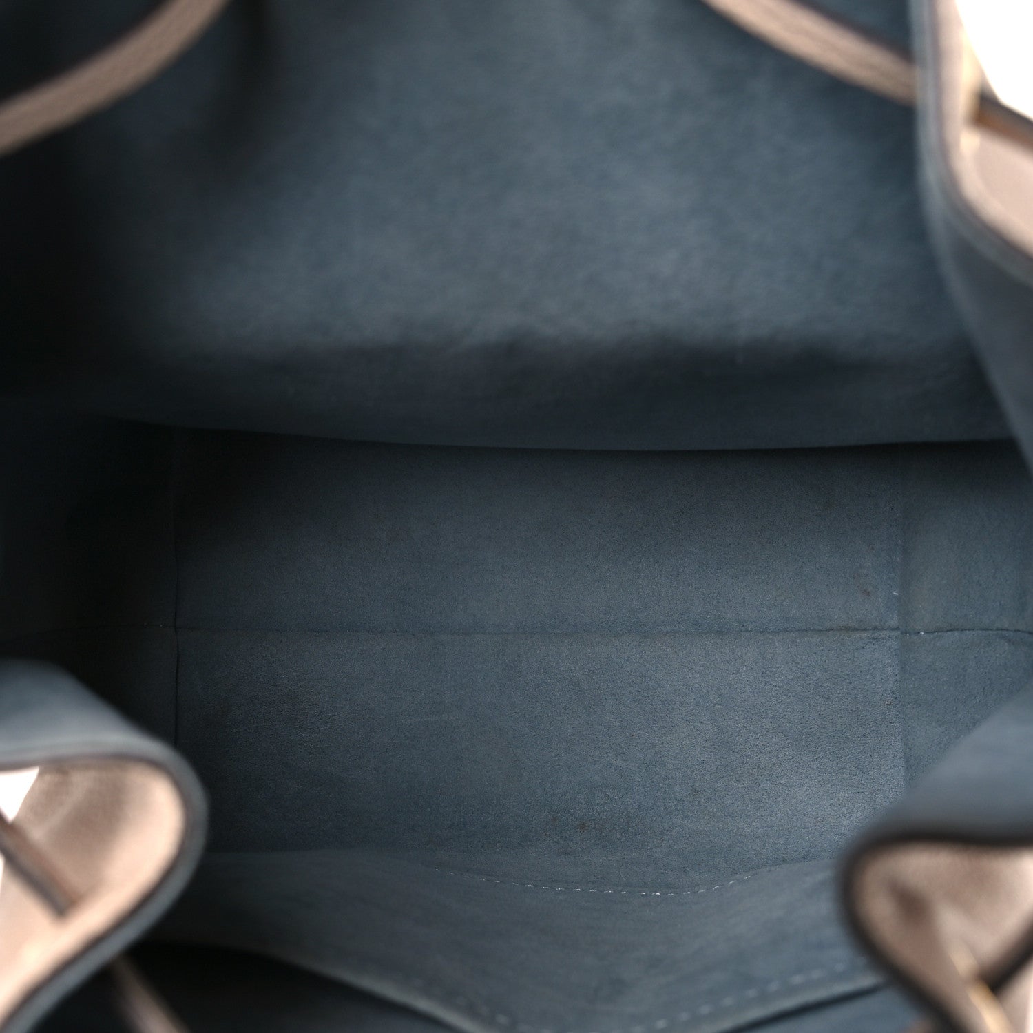 Calfskin Lockme Bucket MM Greige