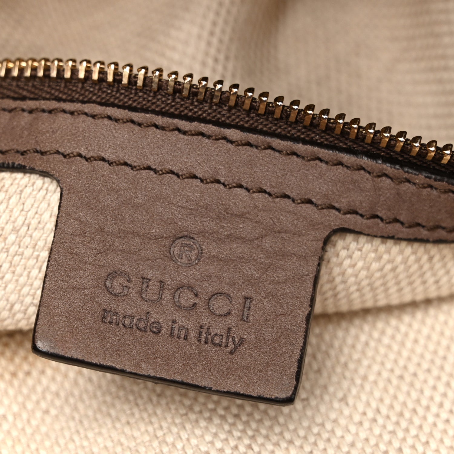 Vitello Range Medium Soho Chain Shoulder Bag Grey Field