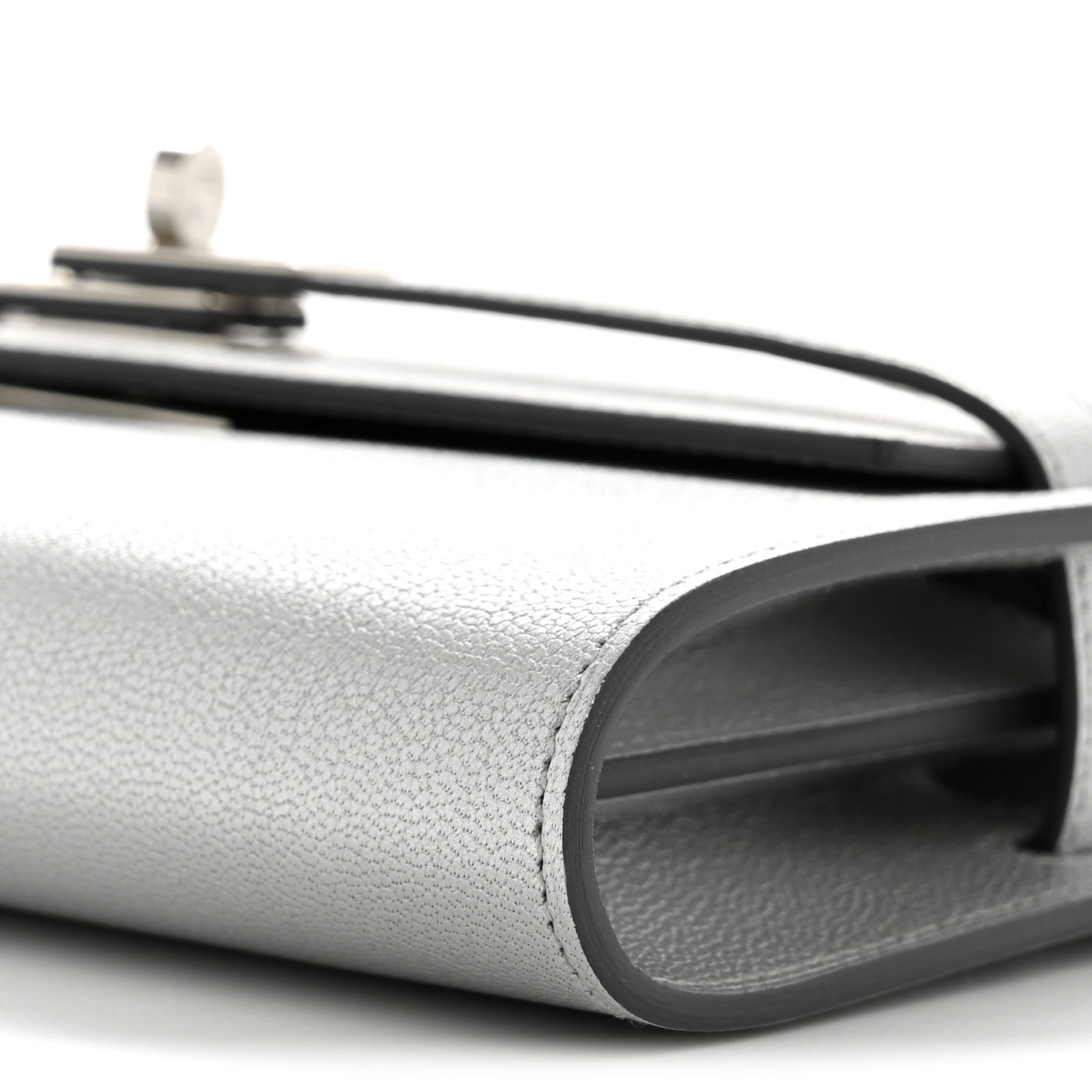 Metallic Chevre Chamkilight Kelly Wallet To Go Argent