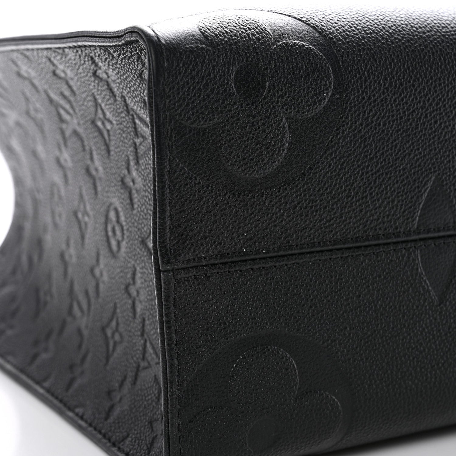 Empreinte Monogram Giant Onthego MM Black
