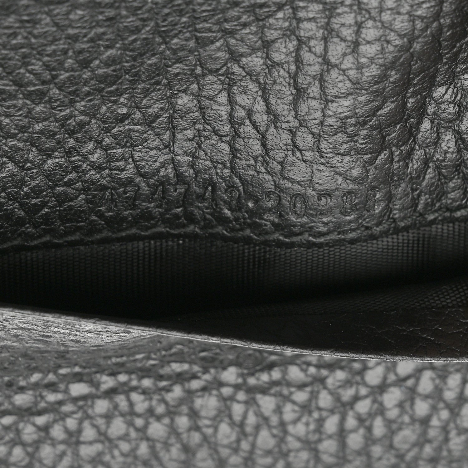 Pebbled Calfskin GG Marmont Card Case Black