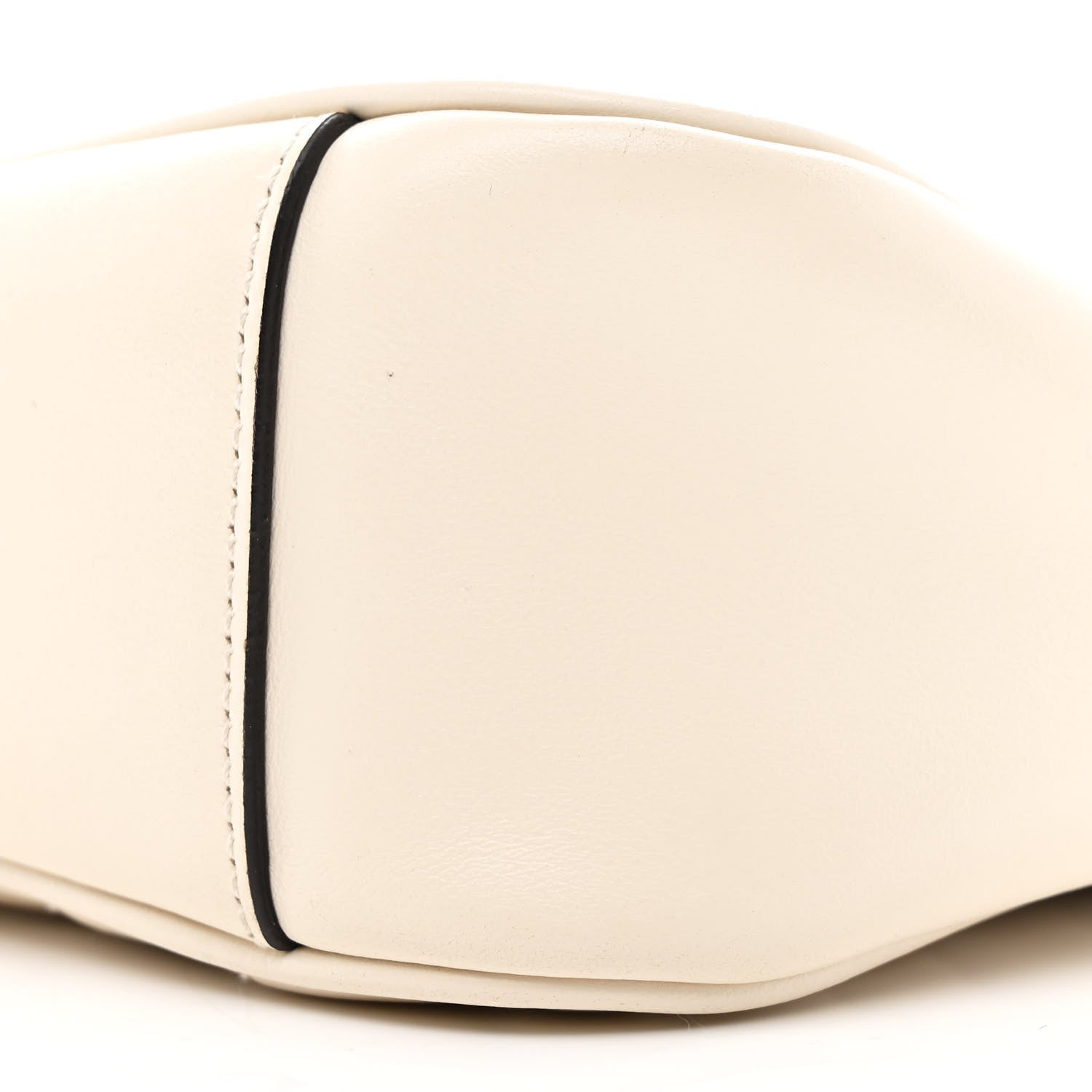 Calfskin Matelasse Small GG Marmont Shoulder Bag White