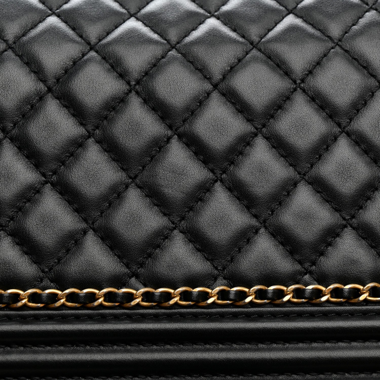 Lambskin Quilted Medium Chain Around Boy Flap Black