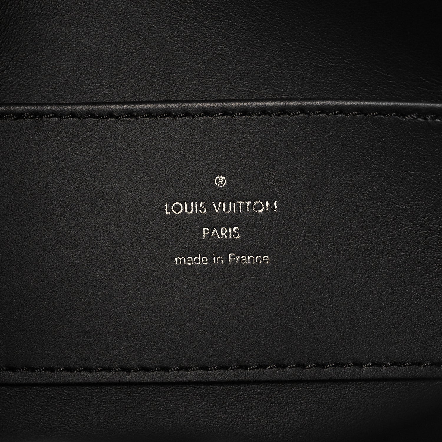 Taurillon Capucines GM Souple Matte Black