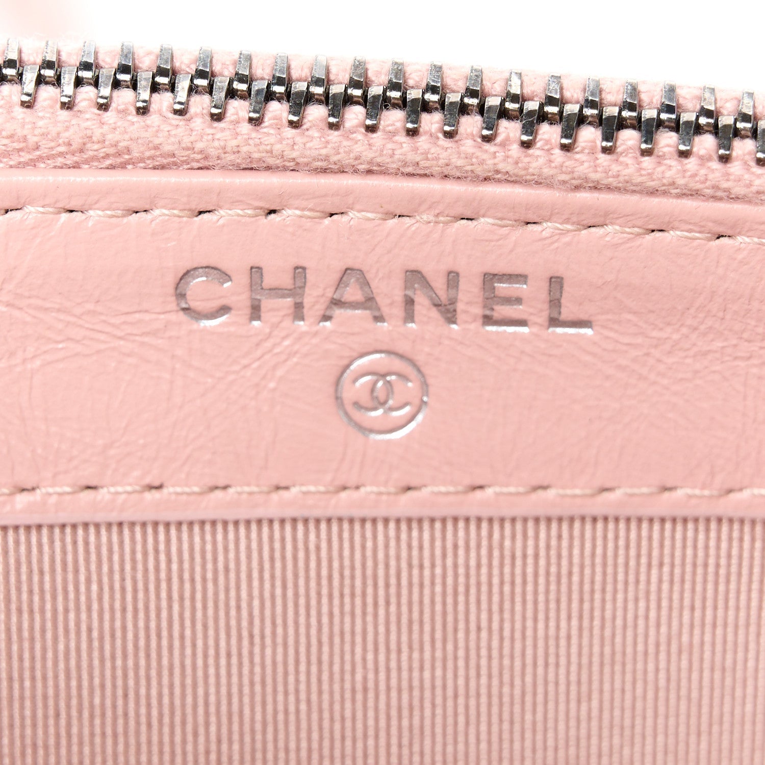 Aged Calfskin Quilted Small Gabrielle Clutch With Chain Light Pink