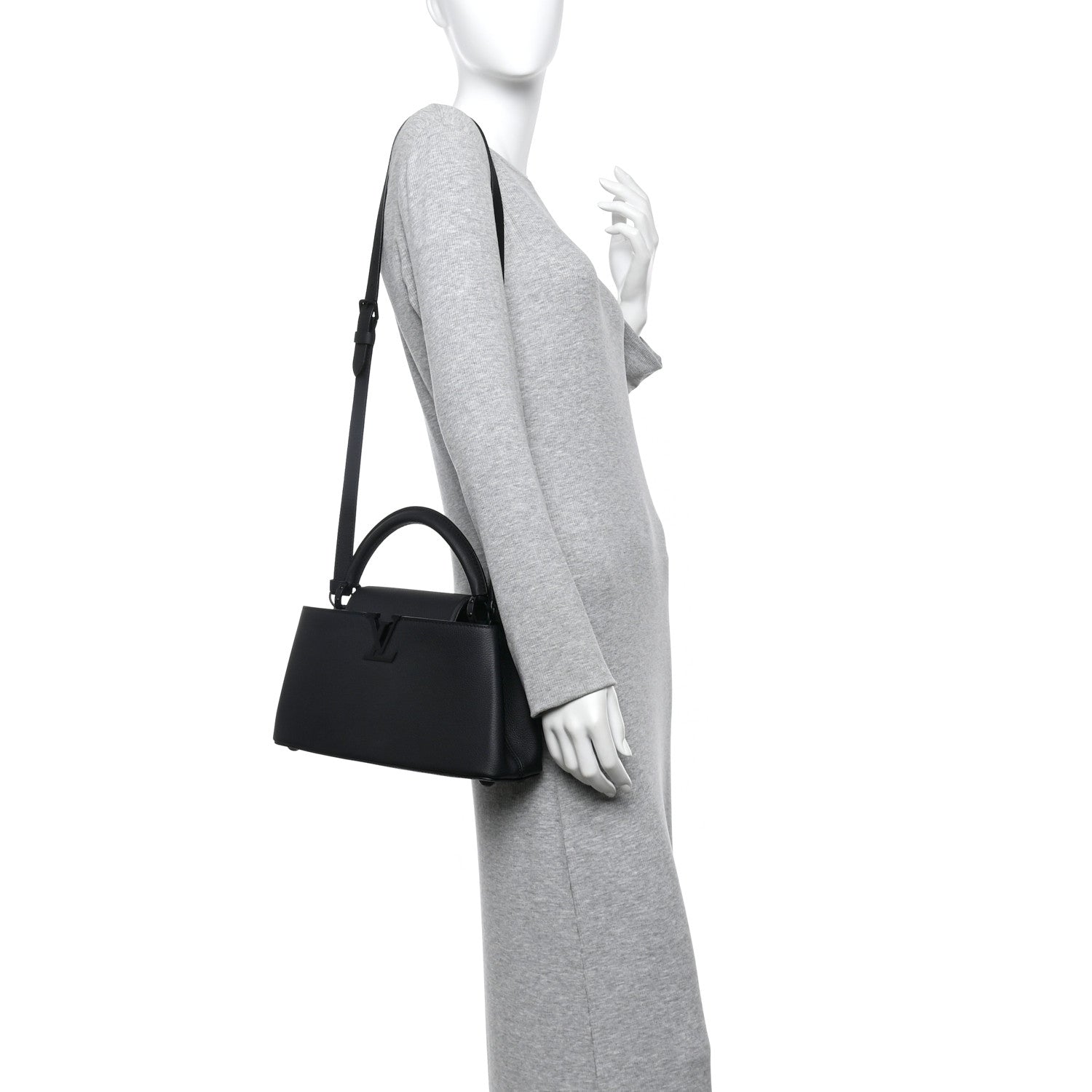 Taurillon Capucines East West MM Matte Black