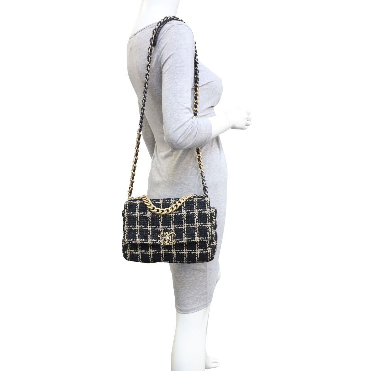 Chanel 19 Tweed Flap Bag Medium | Black