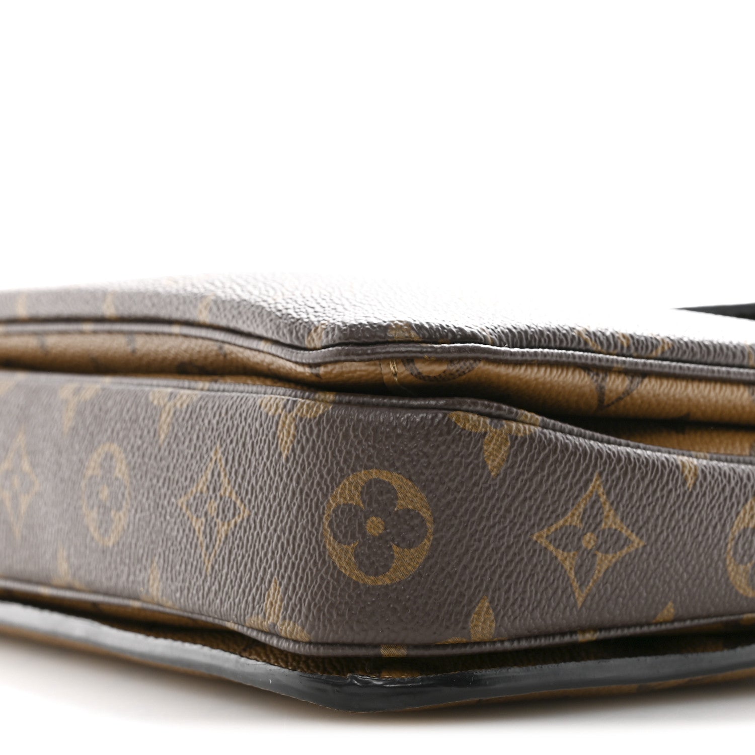 Reverse Monogram Pochette Metis