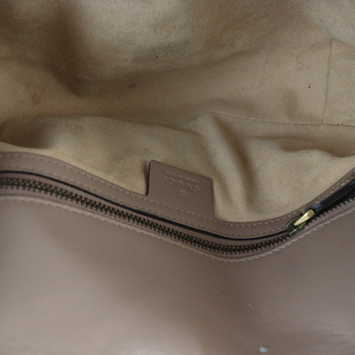 Gucci GG Marmont Matelasse Medium Shoulder Bag