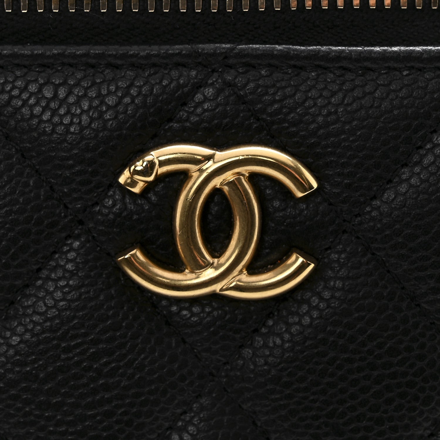 Caviar Quilted Sweetheart Vanity Case Black