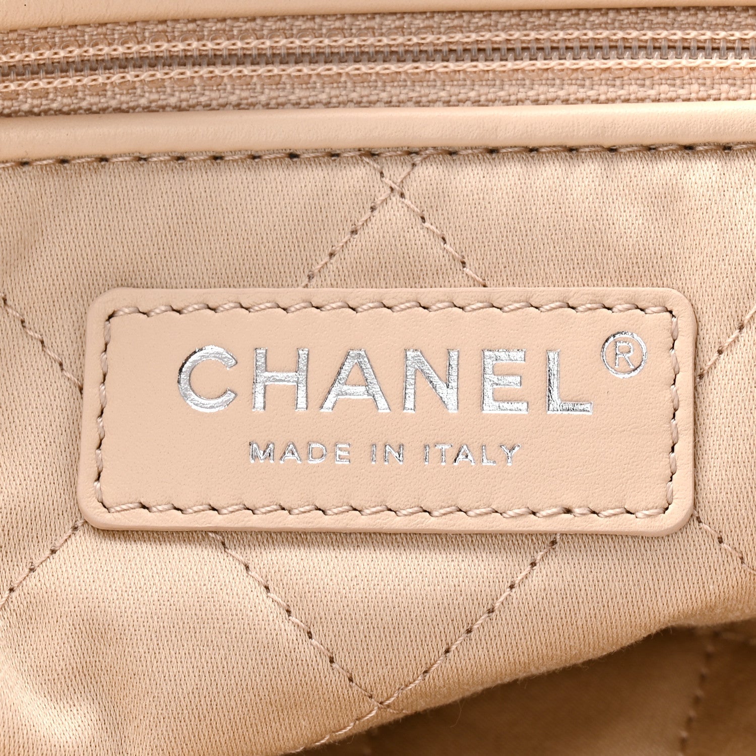 Shiny Calfskin Quilted Chanel 22 White