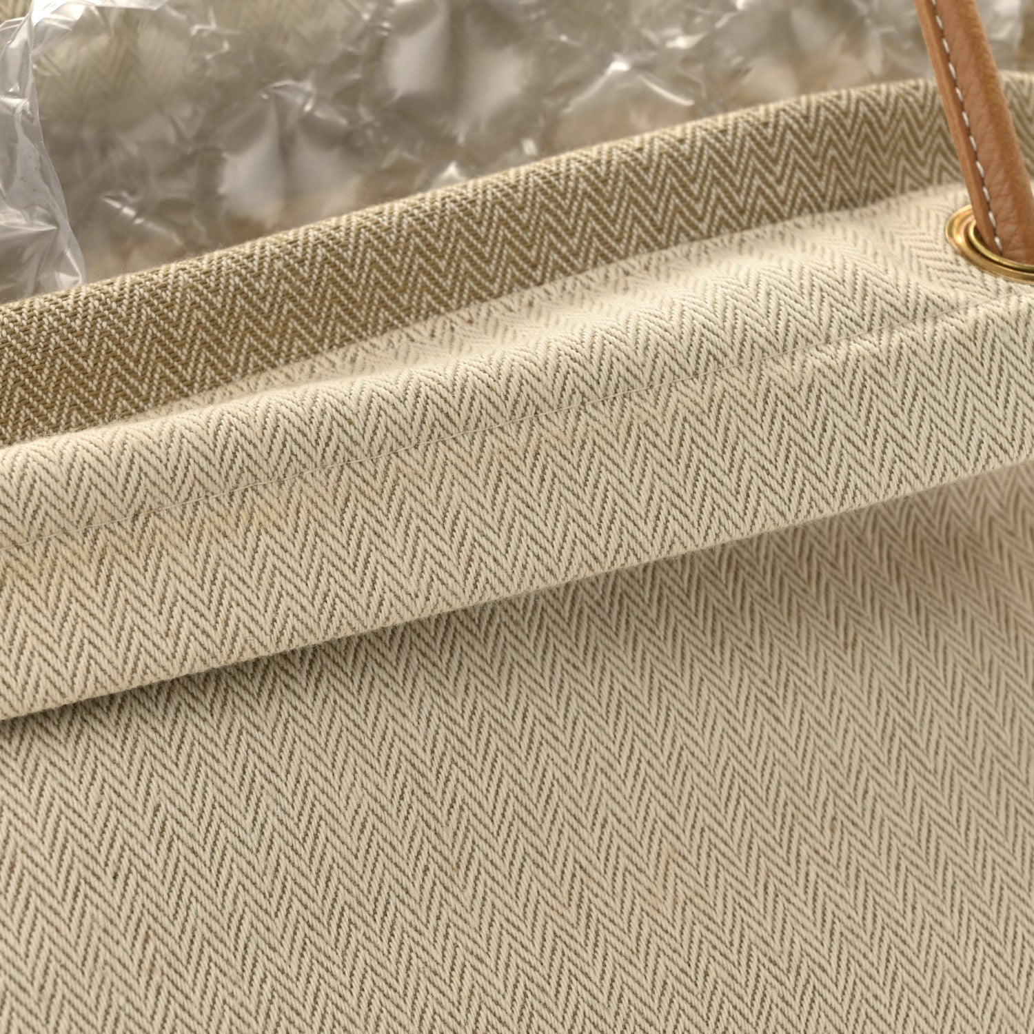 Canvas Swift Aline Grooming Bag Gold