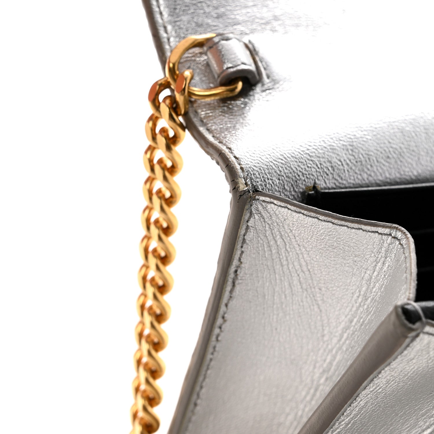 Metallic Grained Calfskin Classic Letters Chain Wallet Argento