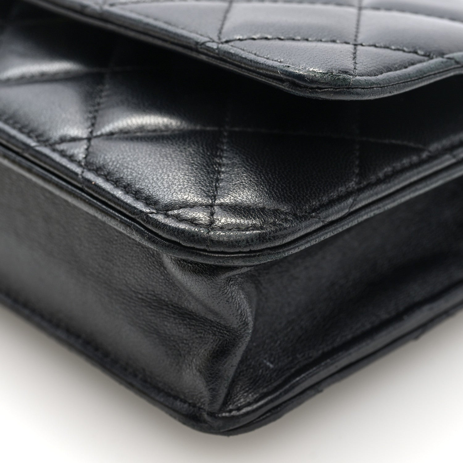 Lambskin Quilted CC Pearl Crush Wallet on Chain WOC Black