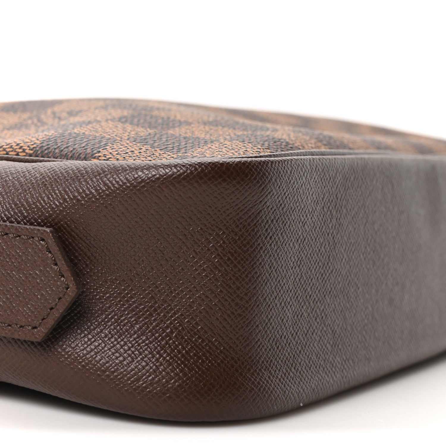 Damier Ebene Trousse Toilette 28
