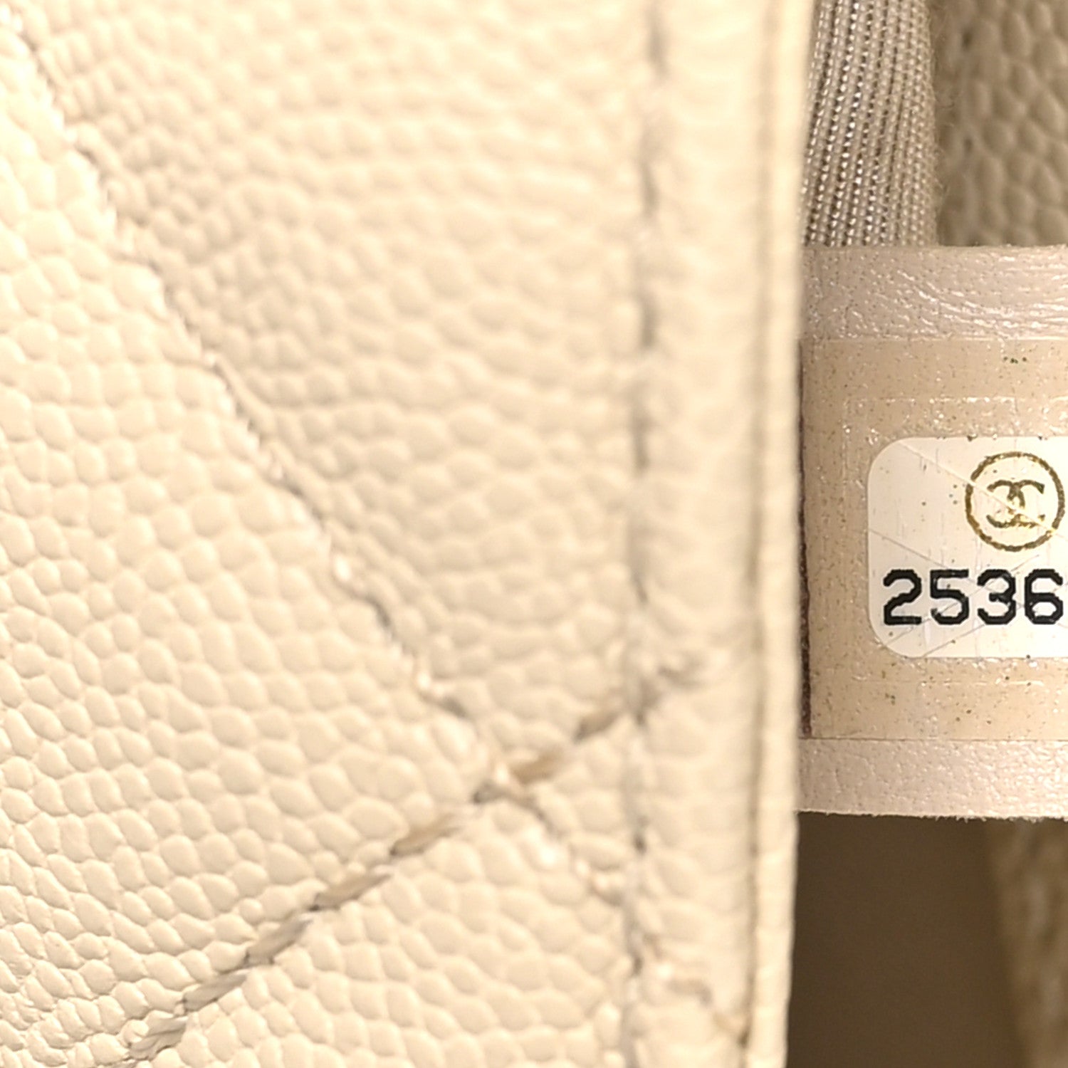 Caviar Quilted Medium Urban Companion Flap Ivory