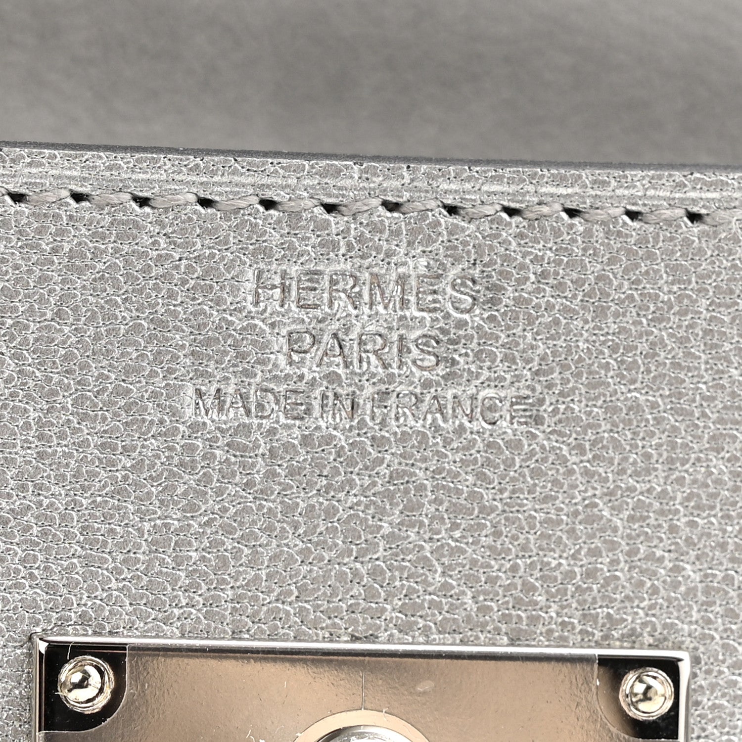 Metallic Chevre Chamkilight Kelly Wallet To Go Argent