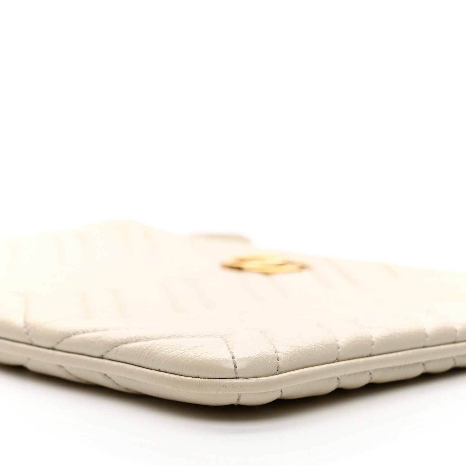 Calfskin Matelasse Chevron Heart GG Marmont Clutch Mystic White