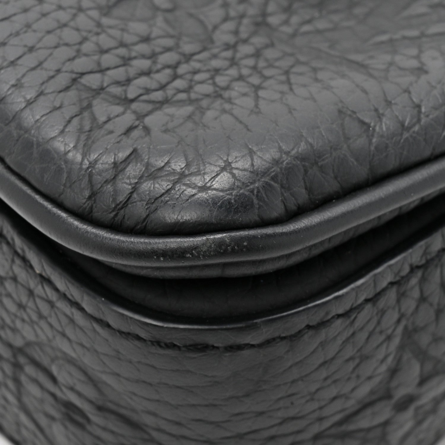 Taurillon Monogram S Lock Wearable Wallet Black