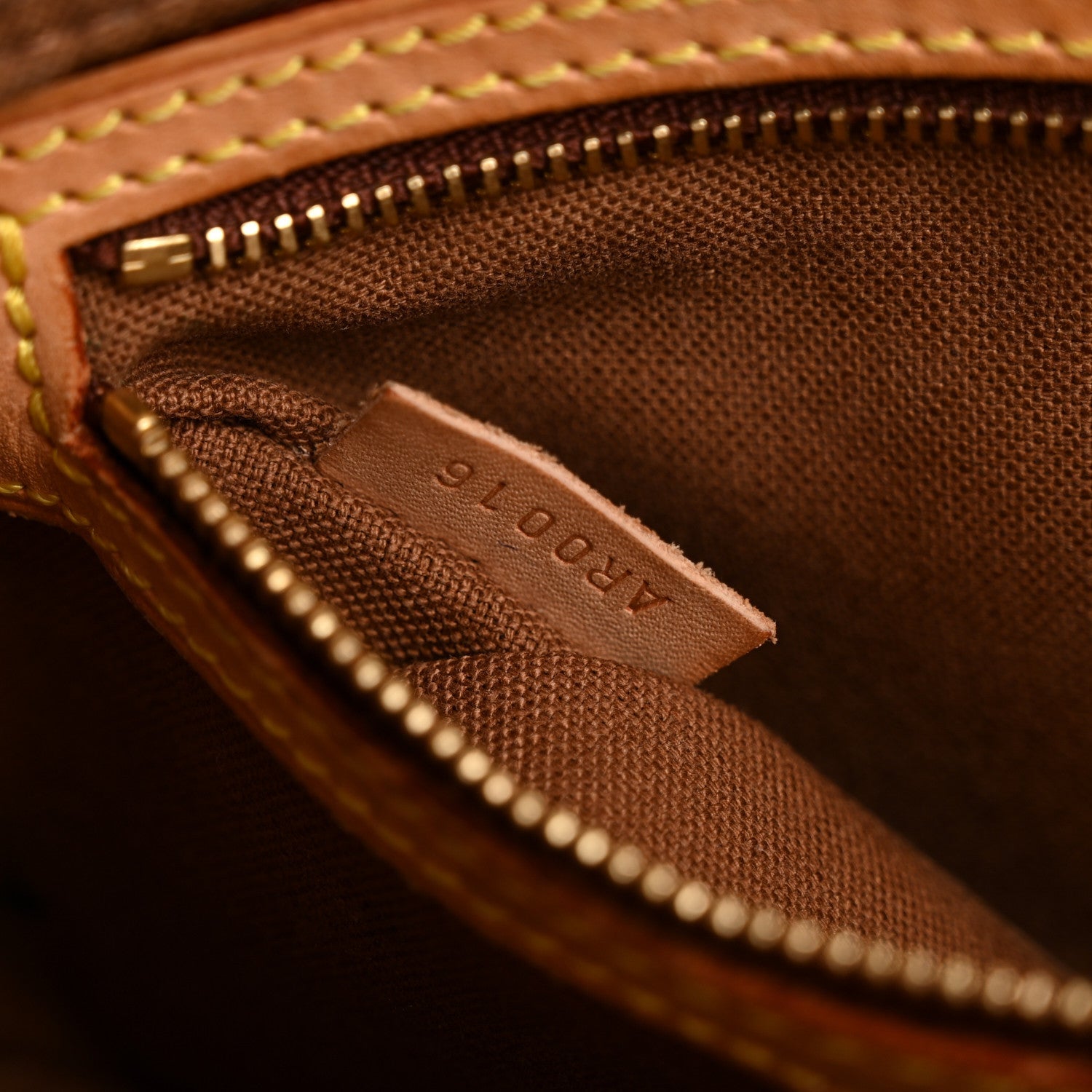 Monogram Trotteur