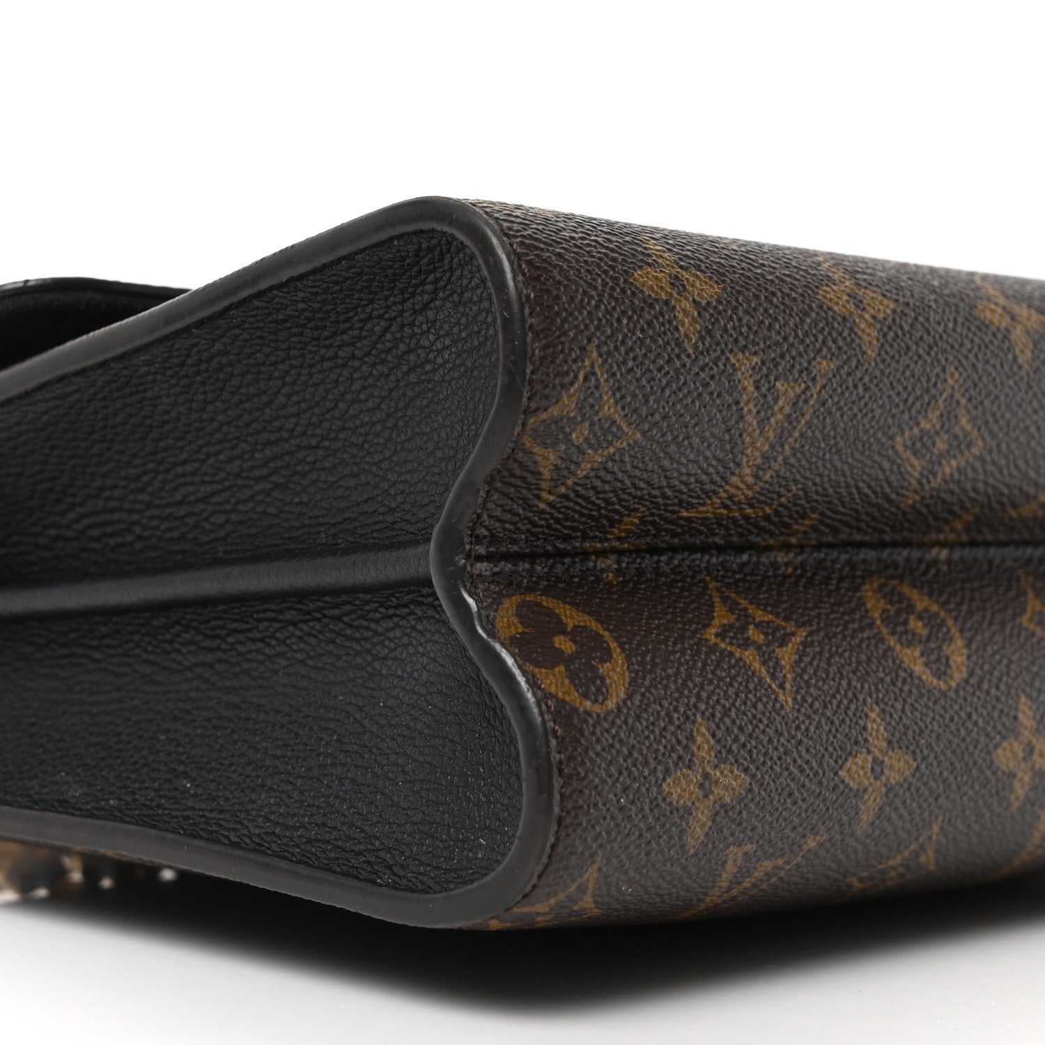 Monogram Victoire Black