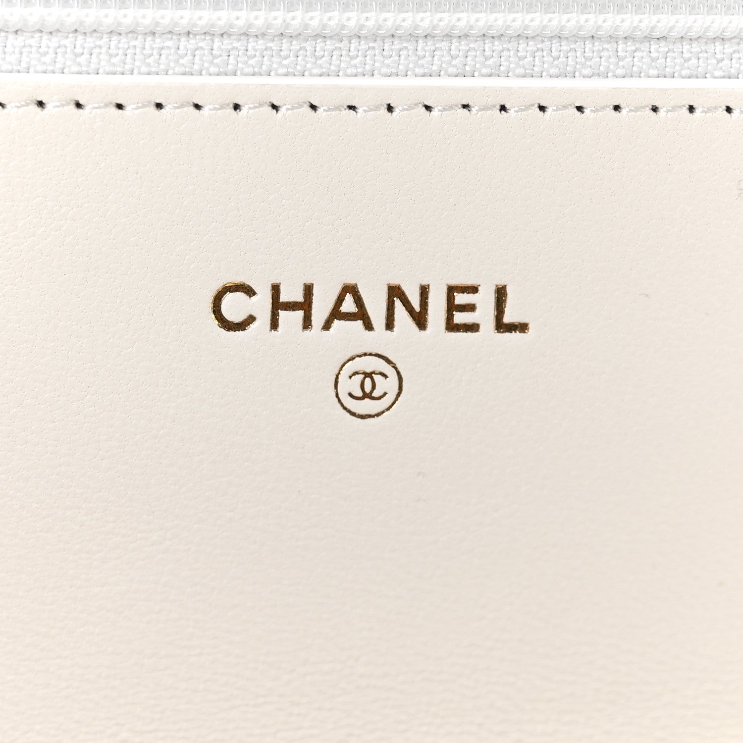 Lambskin Quilted CC Pearl Crush Wallet on Chain WOC White