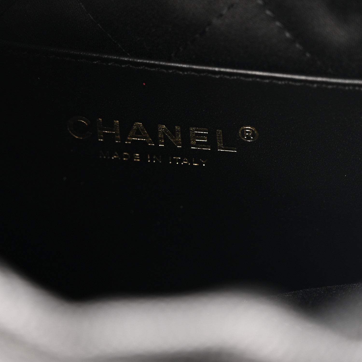 Shiny Calfskin Quilted Mini Chanel 22 So Black
