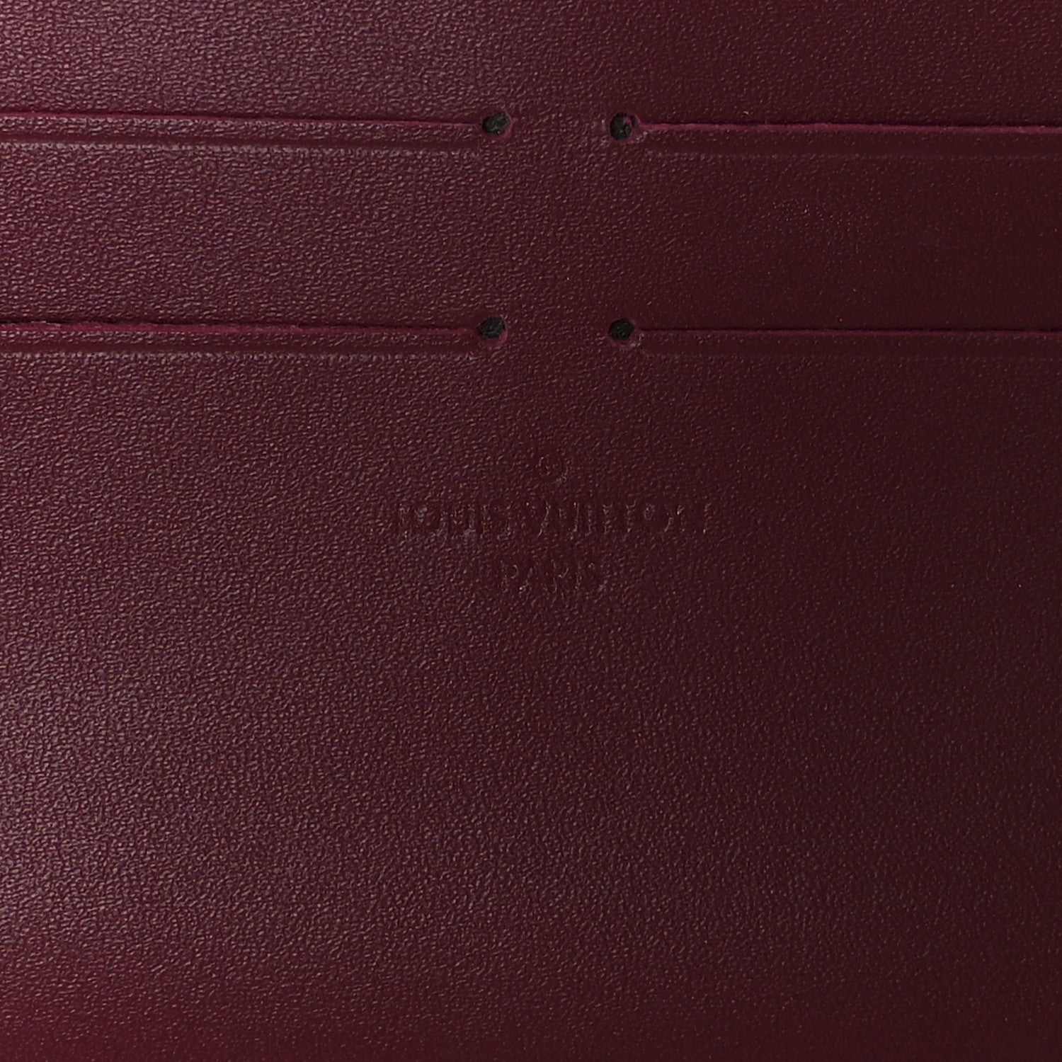 Vernis Felicie Chain Wallet Magenta