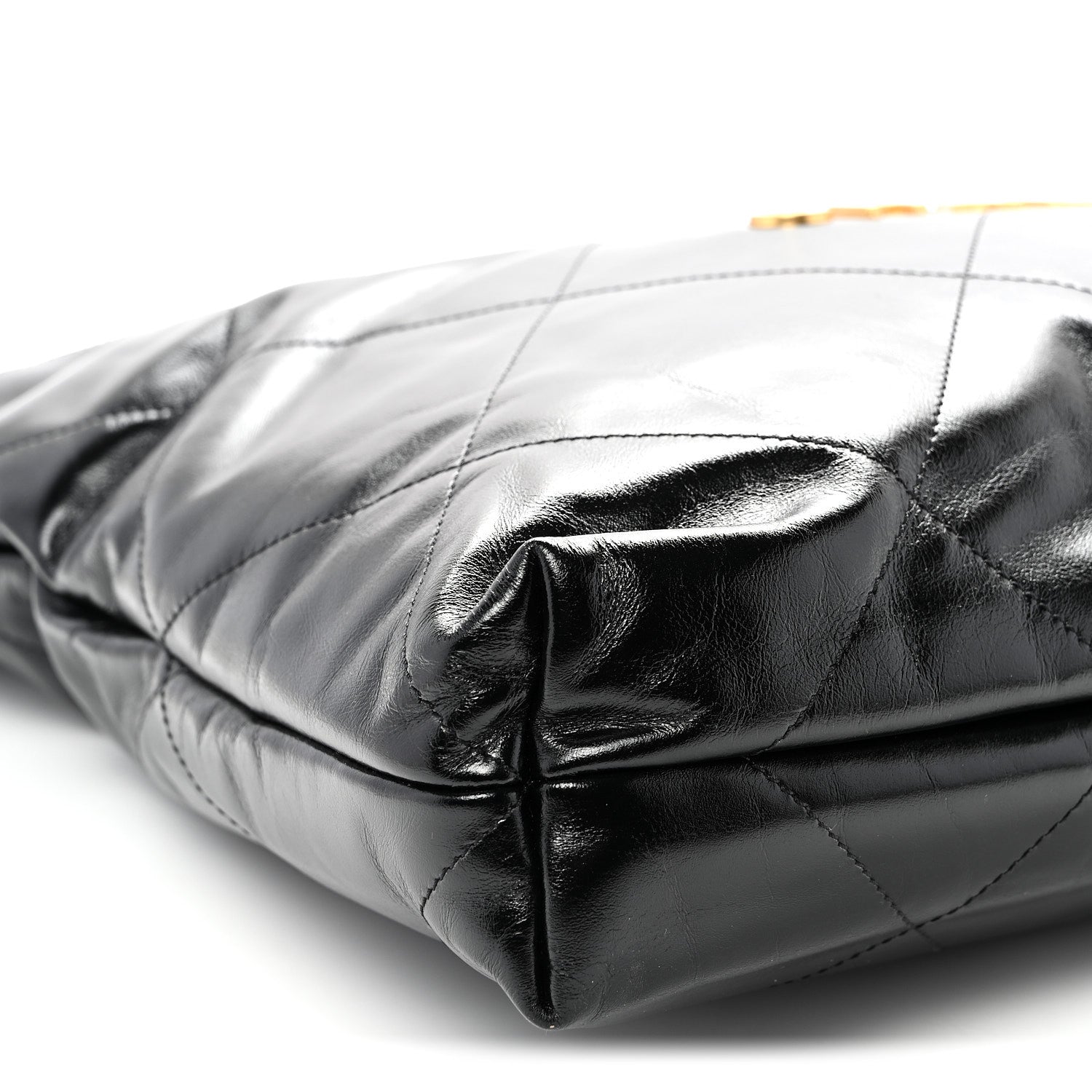 Shiny Calfskin Quilted Chanel 22 Black