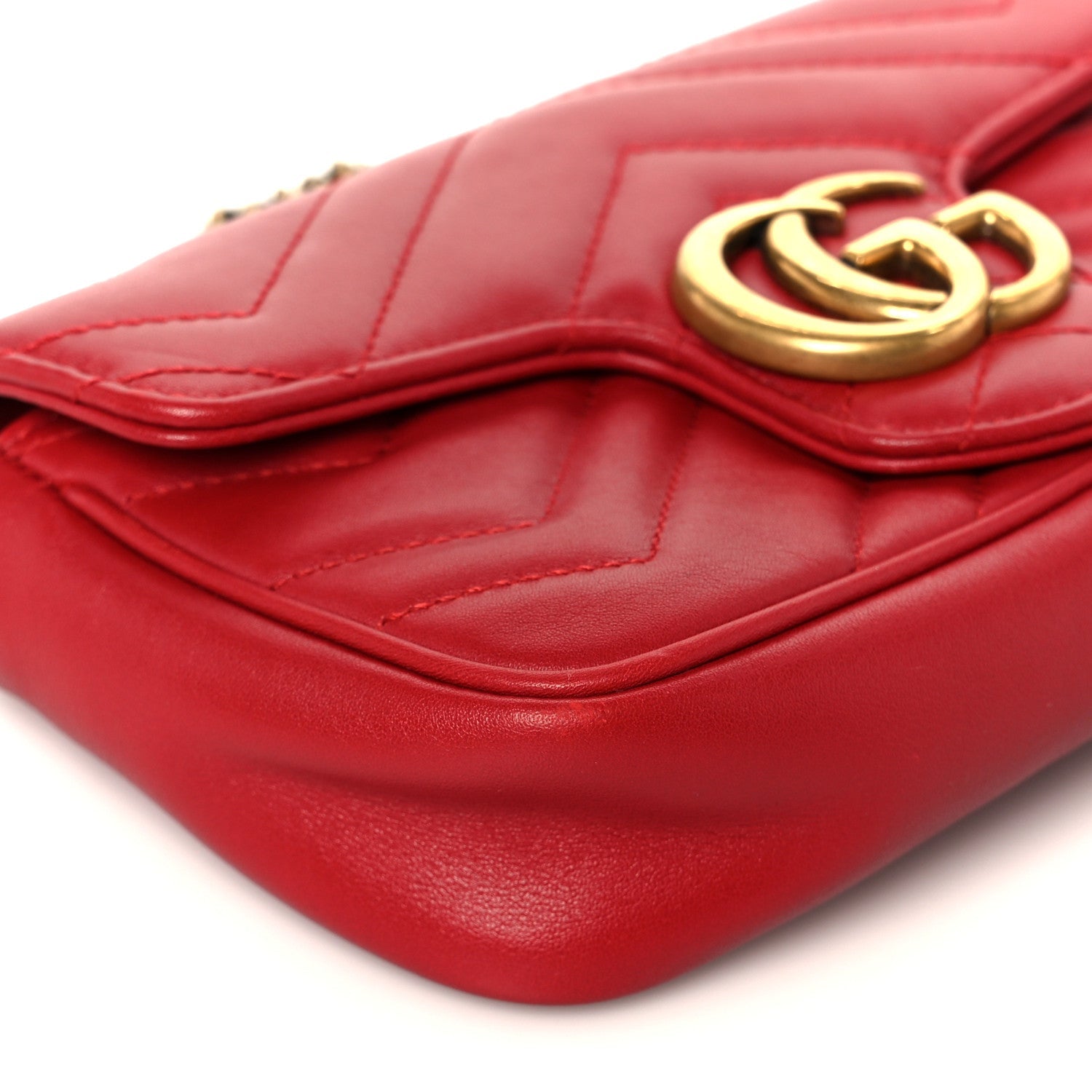 Calfskin Matelasse Super Mini GG Marmont Shoulder Bag Hibiscus Red