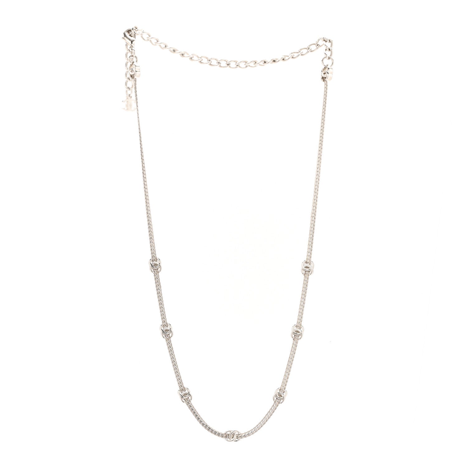 Metal CC Short Chain Necklace Silver