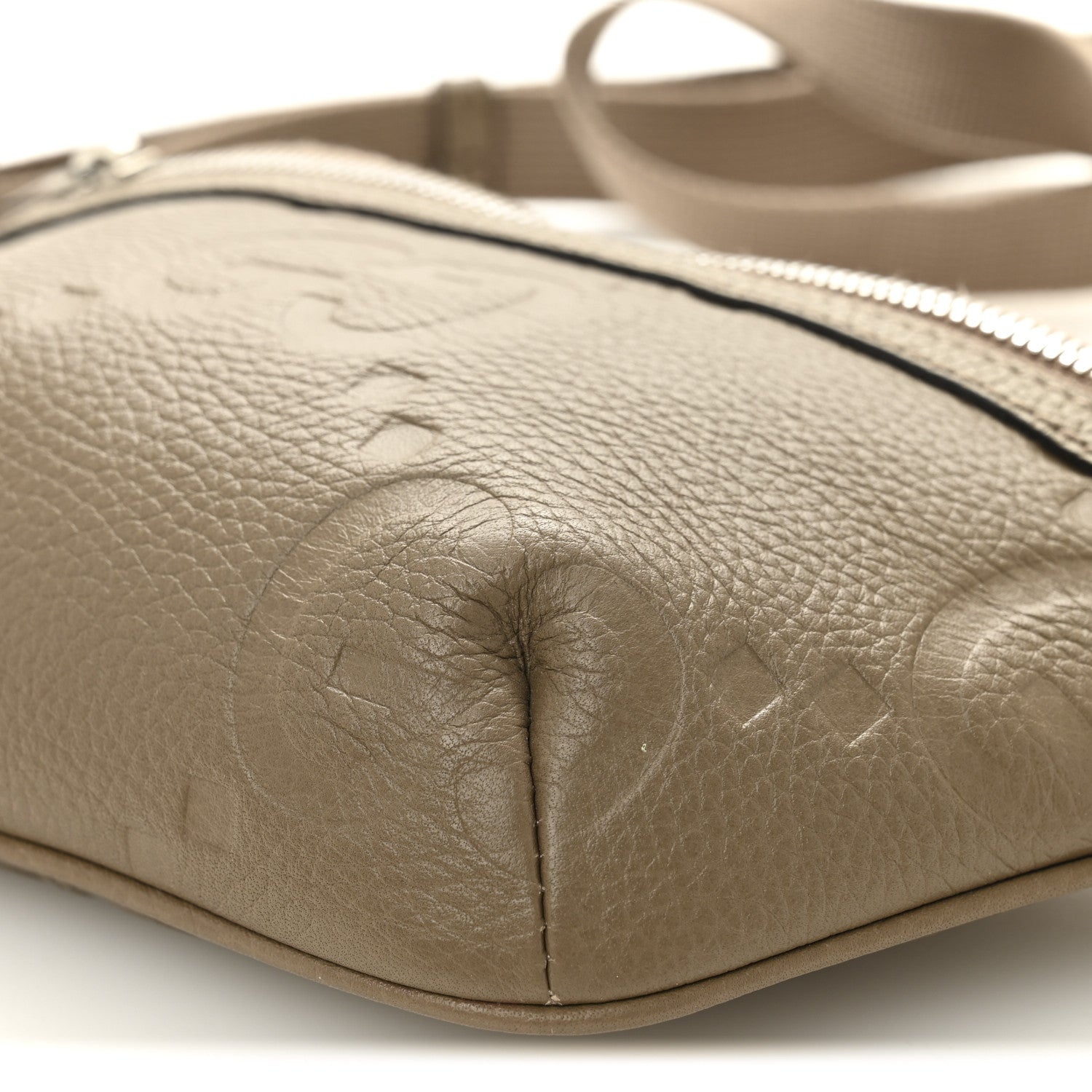 Piuma Calfskin Jumbo GG Embossed Small Belt Bag Good Taupe