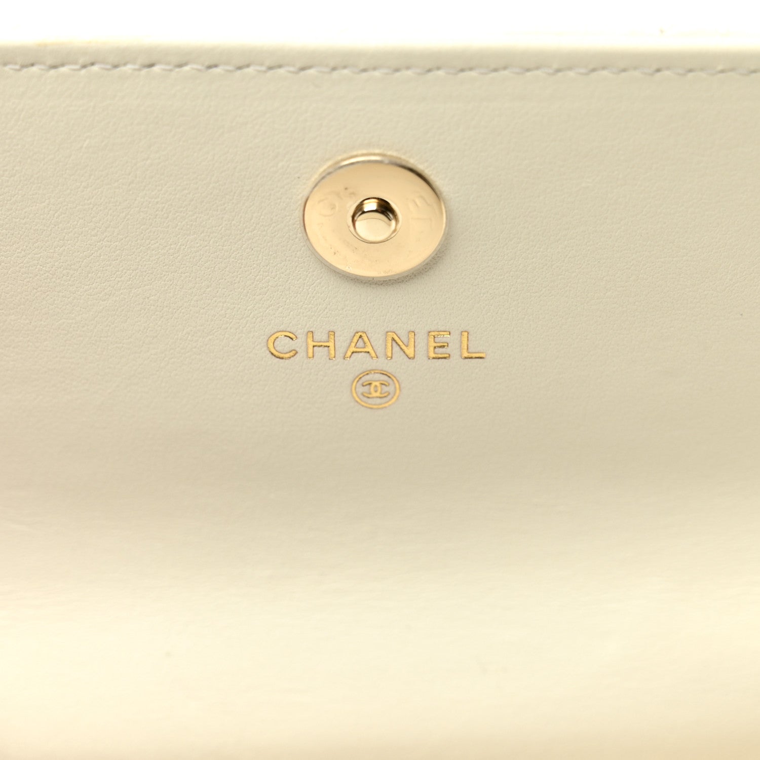 Calfskin Quilted Maxi Pearls Clutch With Chain  White