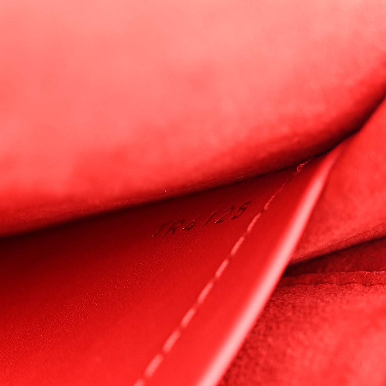 Calfskin Chain Louise MM Red