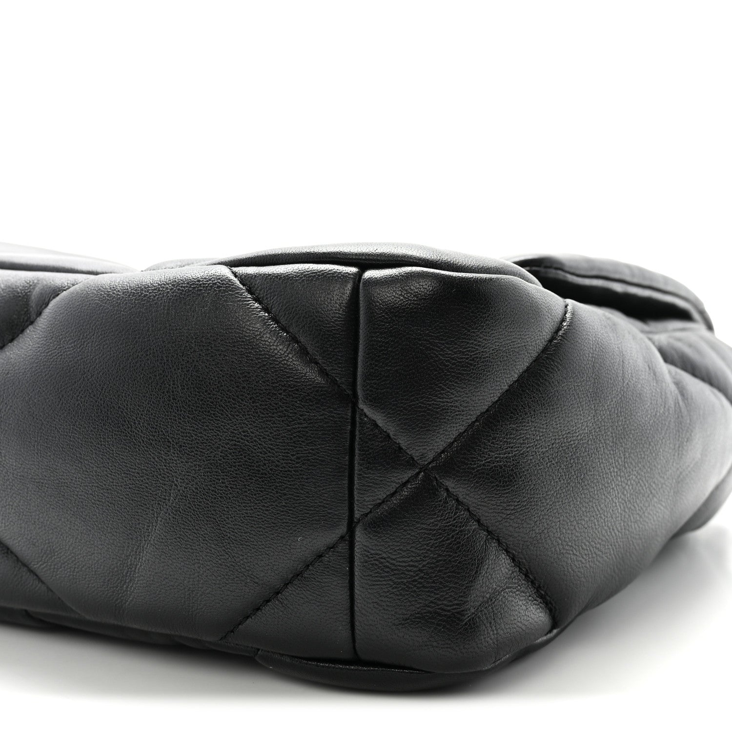 Lambskin Quilted Medium Chanel 19 Flap Black