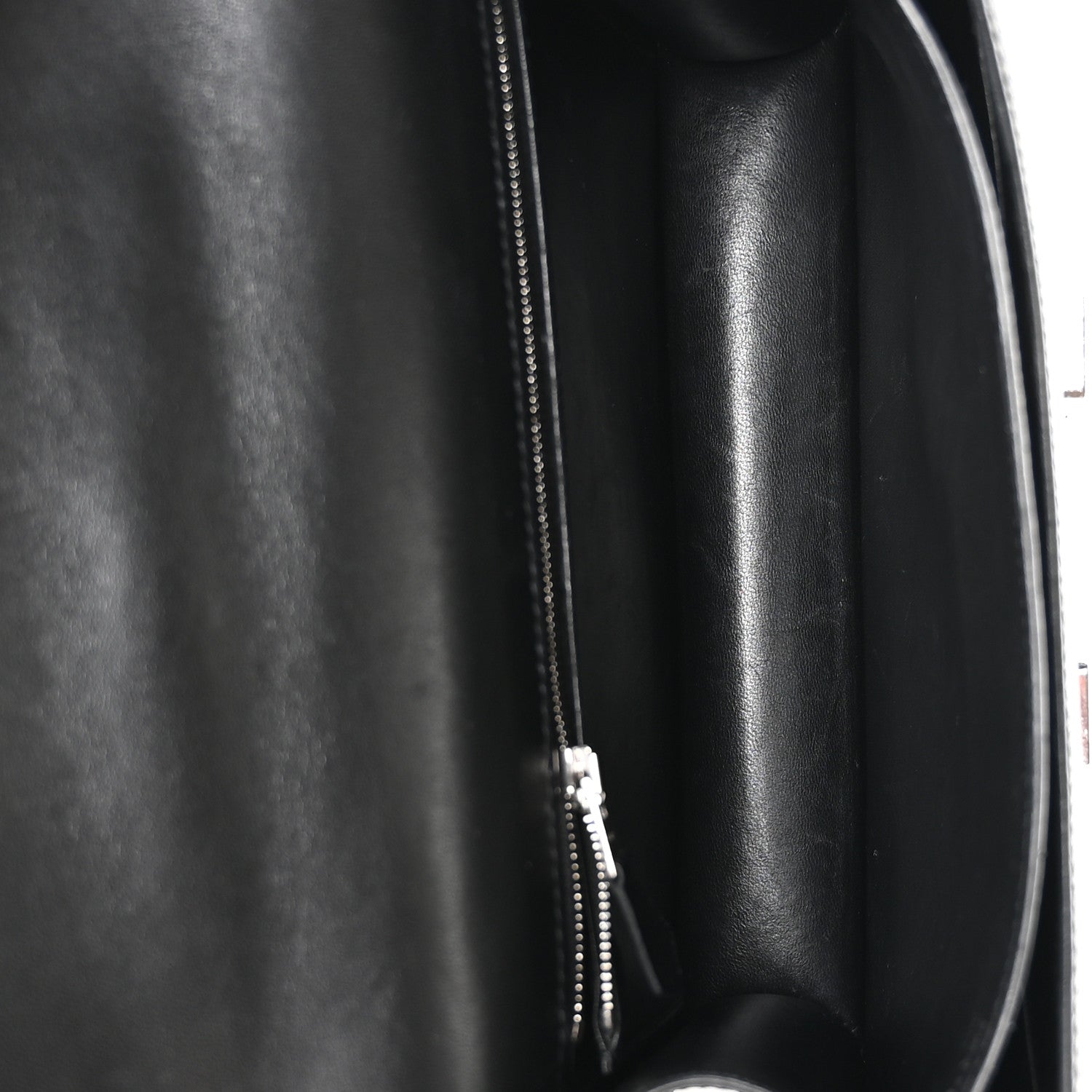 Epsom Constance 24 Black