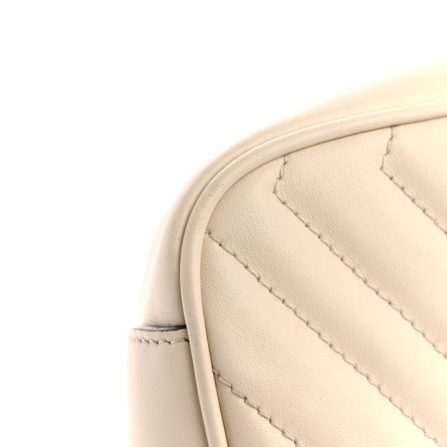 Calfskin Matelasse Small GG Marmont Shoulder Bag White