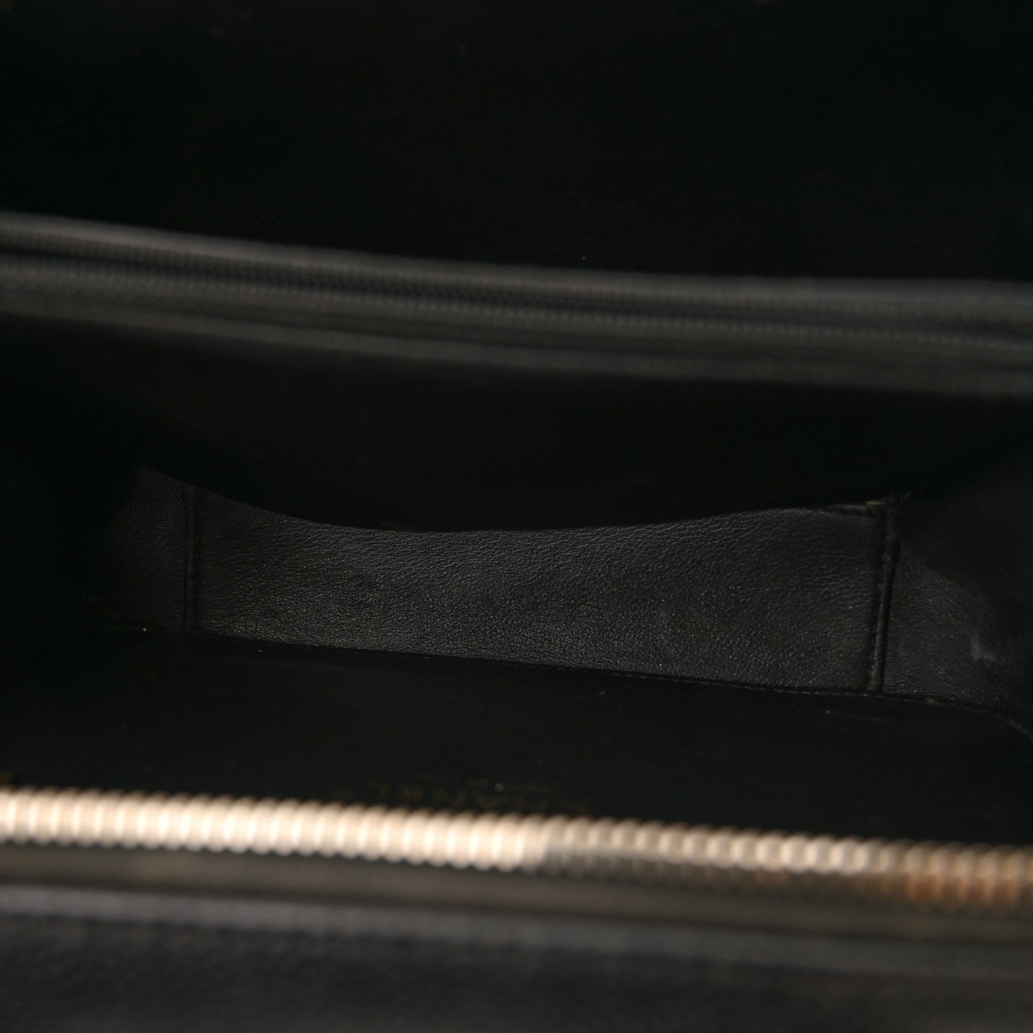 Caviar Quilted Medium CC Filigree Vanity Case Black