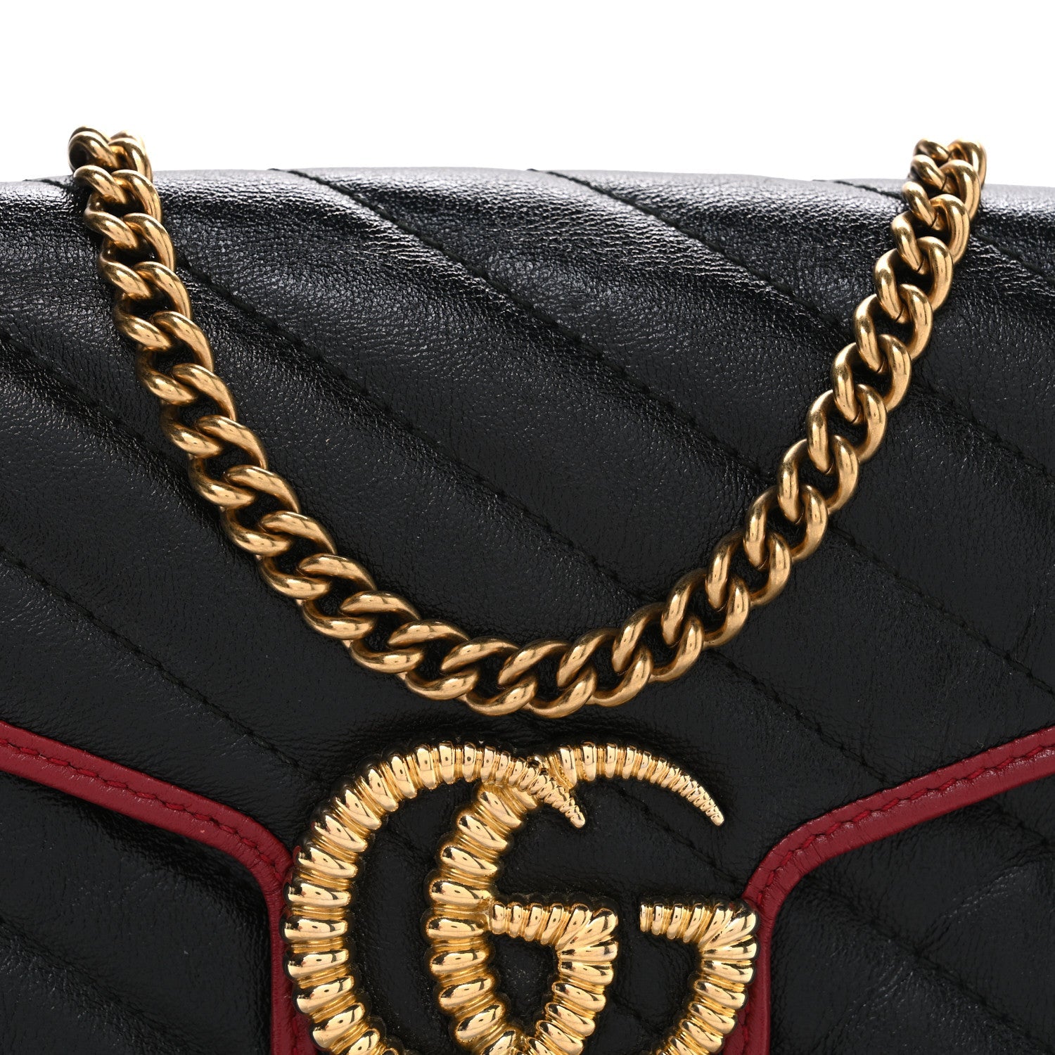 Vintage Effect Calfskin Matelasse Diagonal Torchon GG Marmont Chain Wallet Black Romantic Cherry