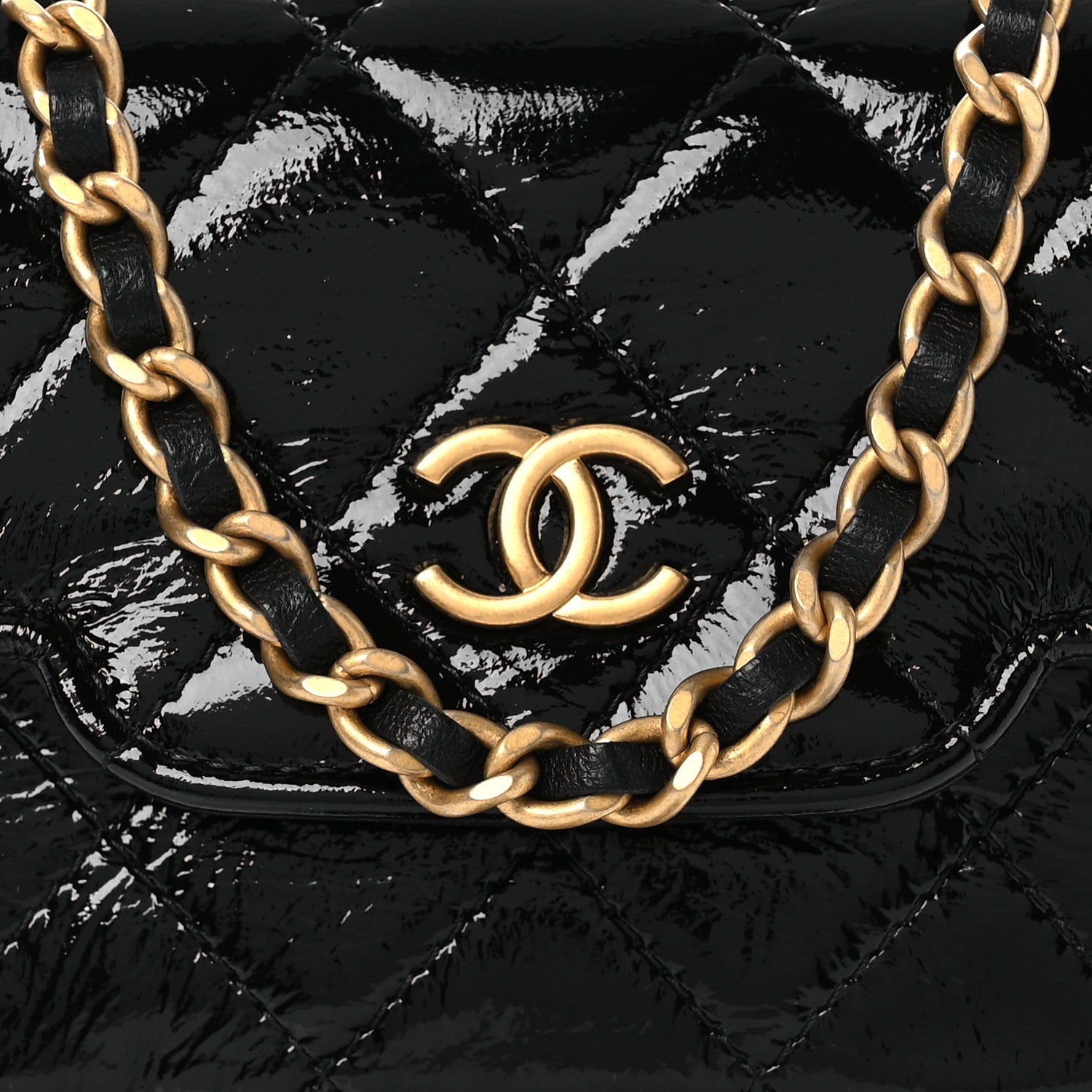Crumpled Patent Lambskin Quilted Tassel Clutch With Chain Black