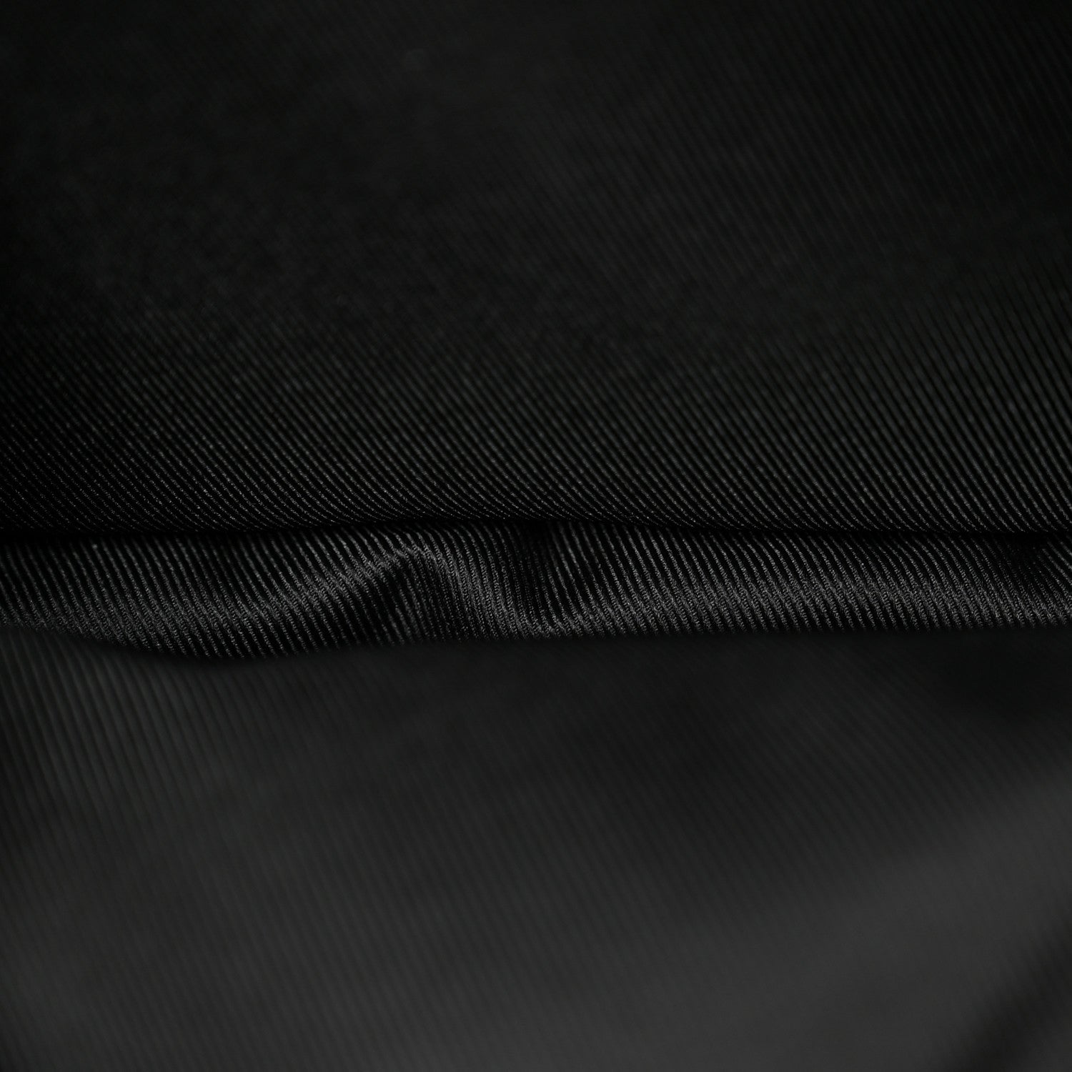 Calfskin Nil City Shoulder Bag Night Black